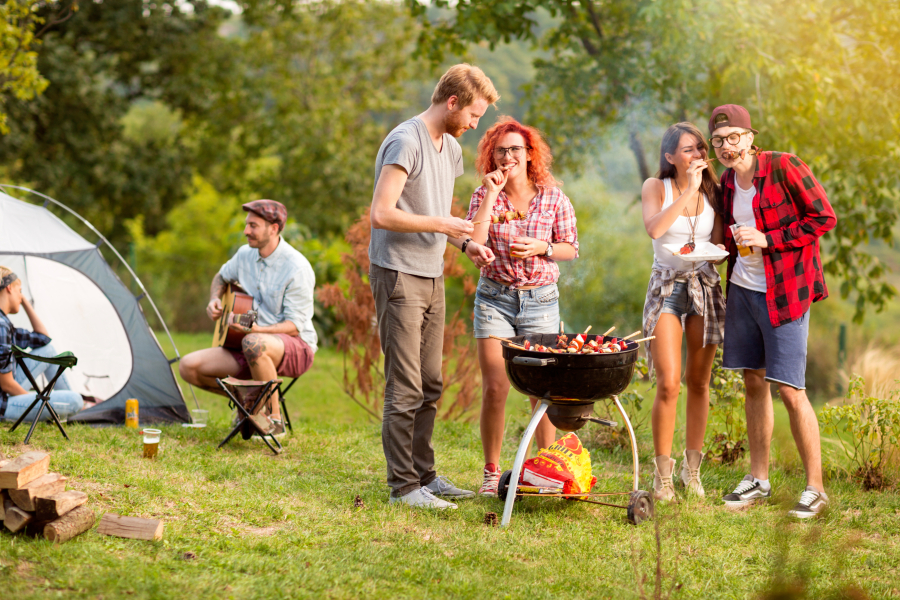famille en camping pas cher Dordogne