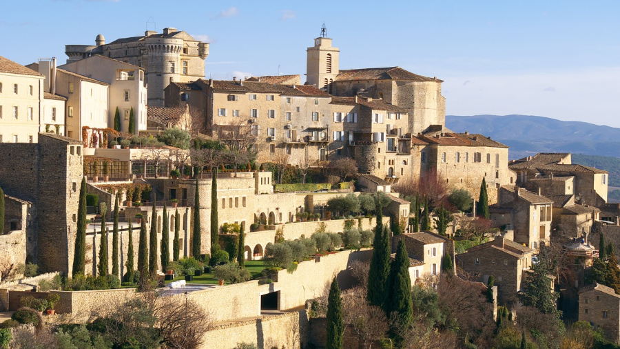 village de Gordes près des campings